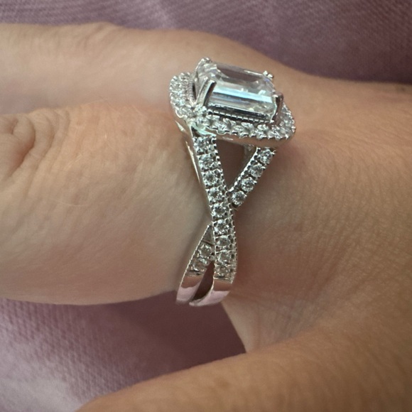 14K White Gold Emerald Moissanite Halo Twisted Band Engagement Ring 2.33CTW - Picture 2 of 6